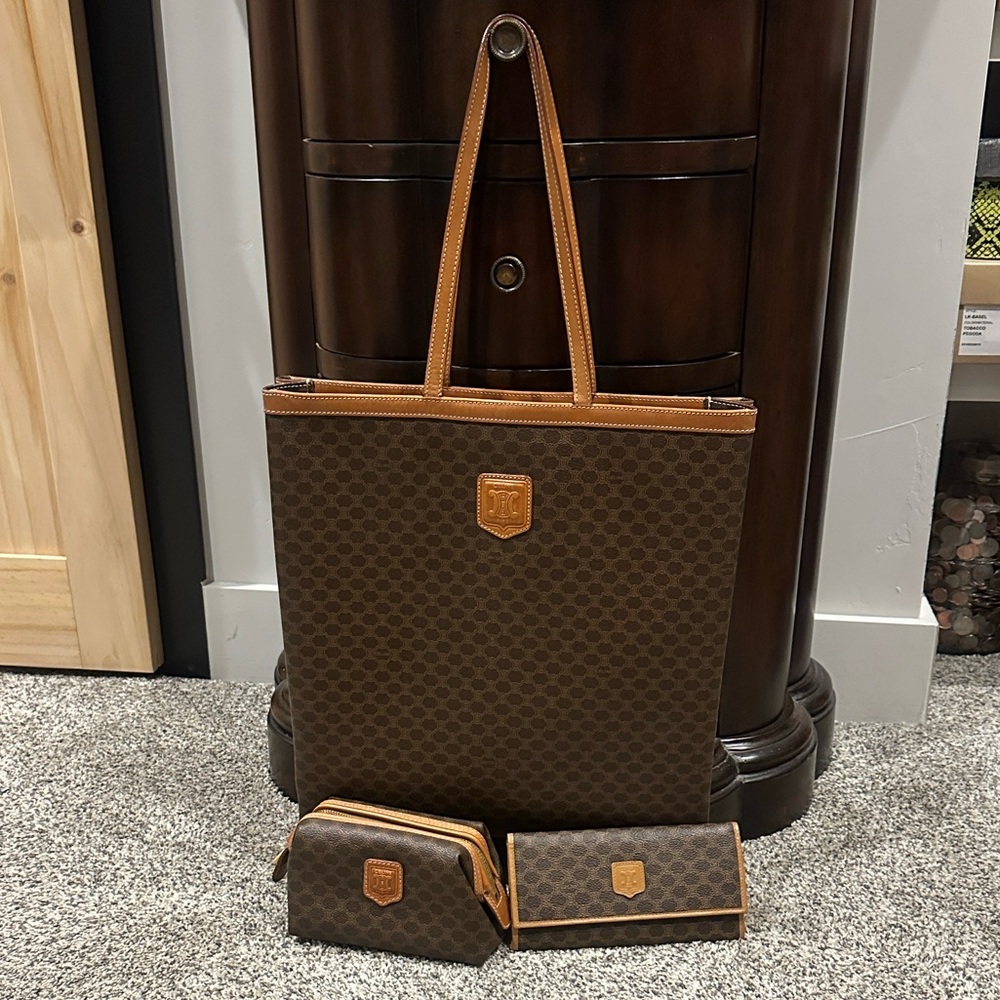 🤎🤎🤎3 piece set Celine Brown Macadam Messenger Bag with Tan Trim